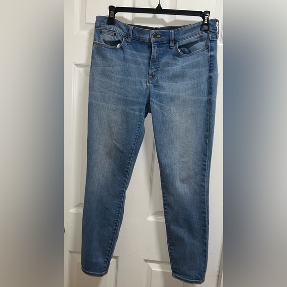 ♦️ J.Crew women's skinny stretch jeans in a mid-rise fit. Size 32/28 Used - Picture 1 of 3